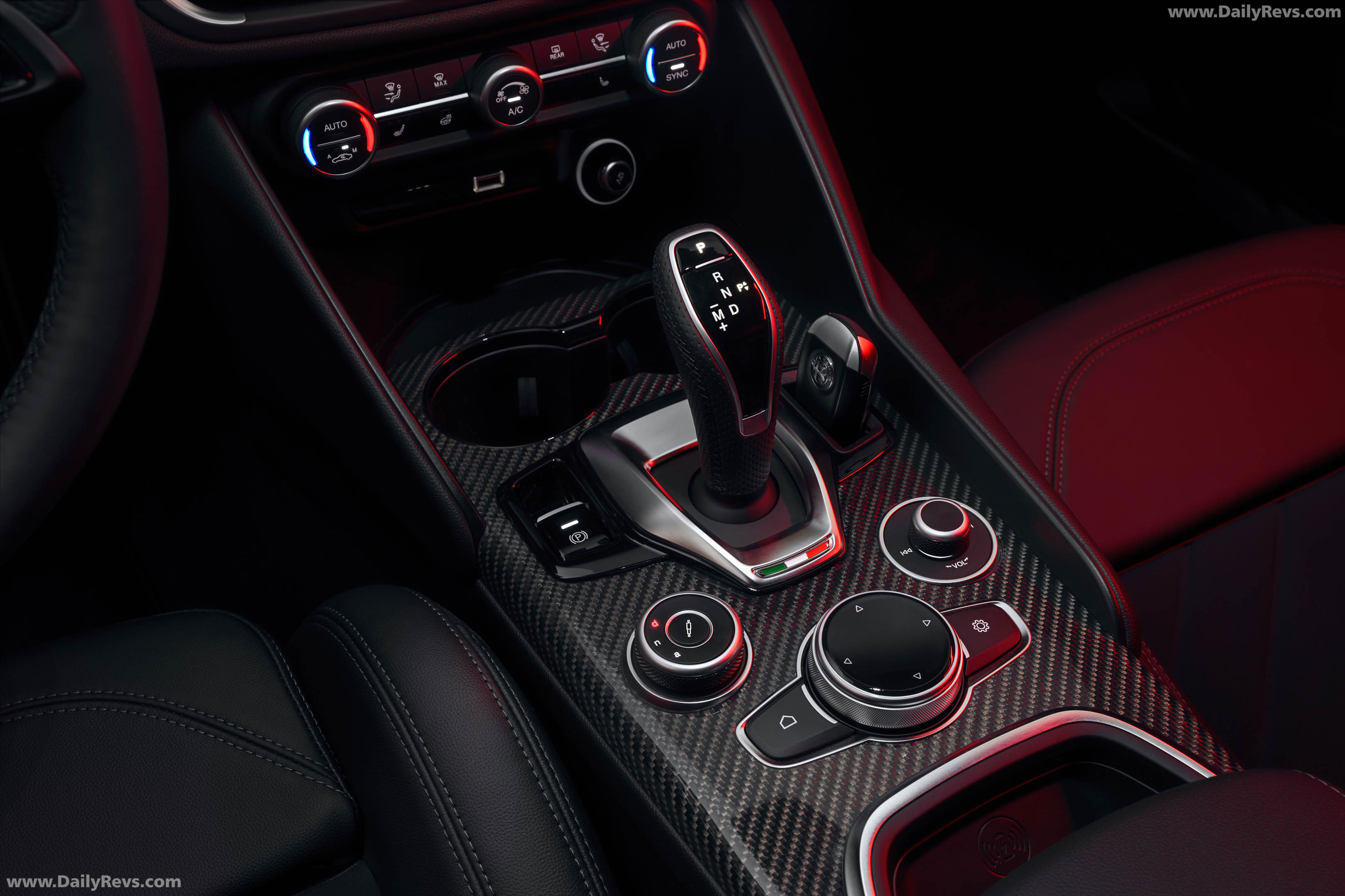 2027 Alfa Romeo Giulia Luna Rossa Interior